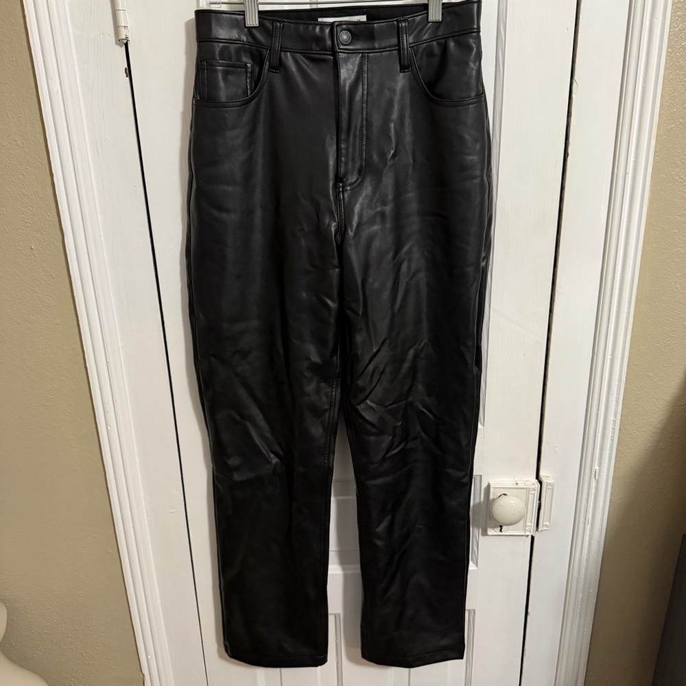 Abercrombie & Fitch ‘90s Straight Ultra High Rise Faux Leather Pants 8 29 Inches